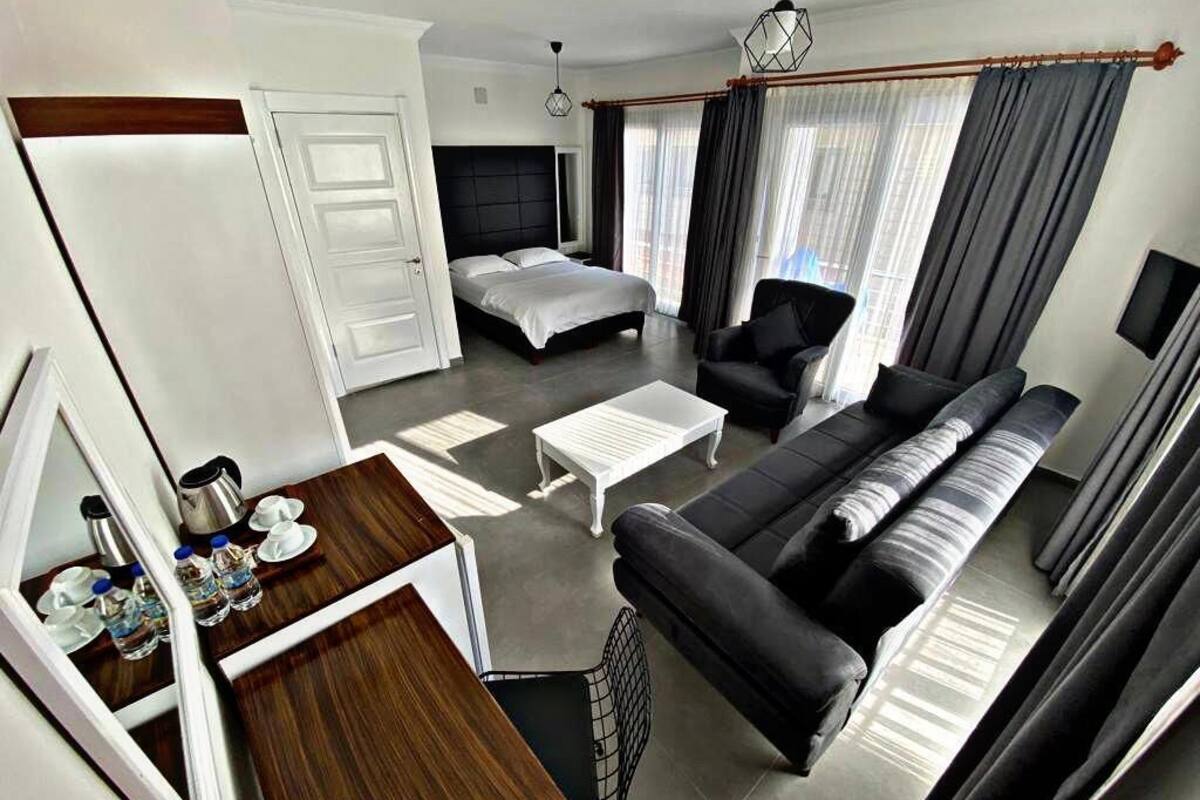 deluxe room | 1 bedroom, desk, soundproofing, iron/ironing board