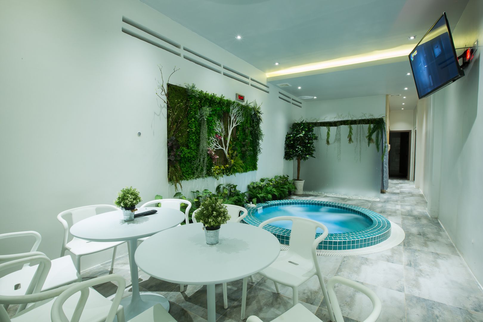 Turkish bath/hammam, body treatments, facials, reflexology