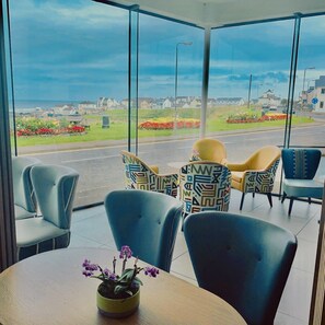 Lunch and dinner served - Bayview Hotel (Bushmills)