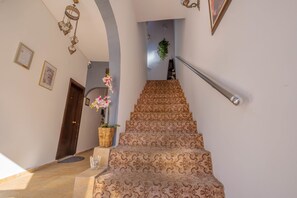 Interior entrance - Kaleici Efsali Hotel (Antalya)