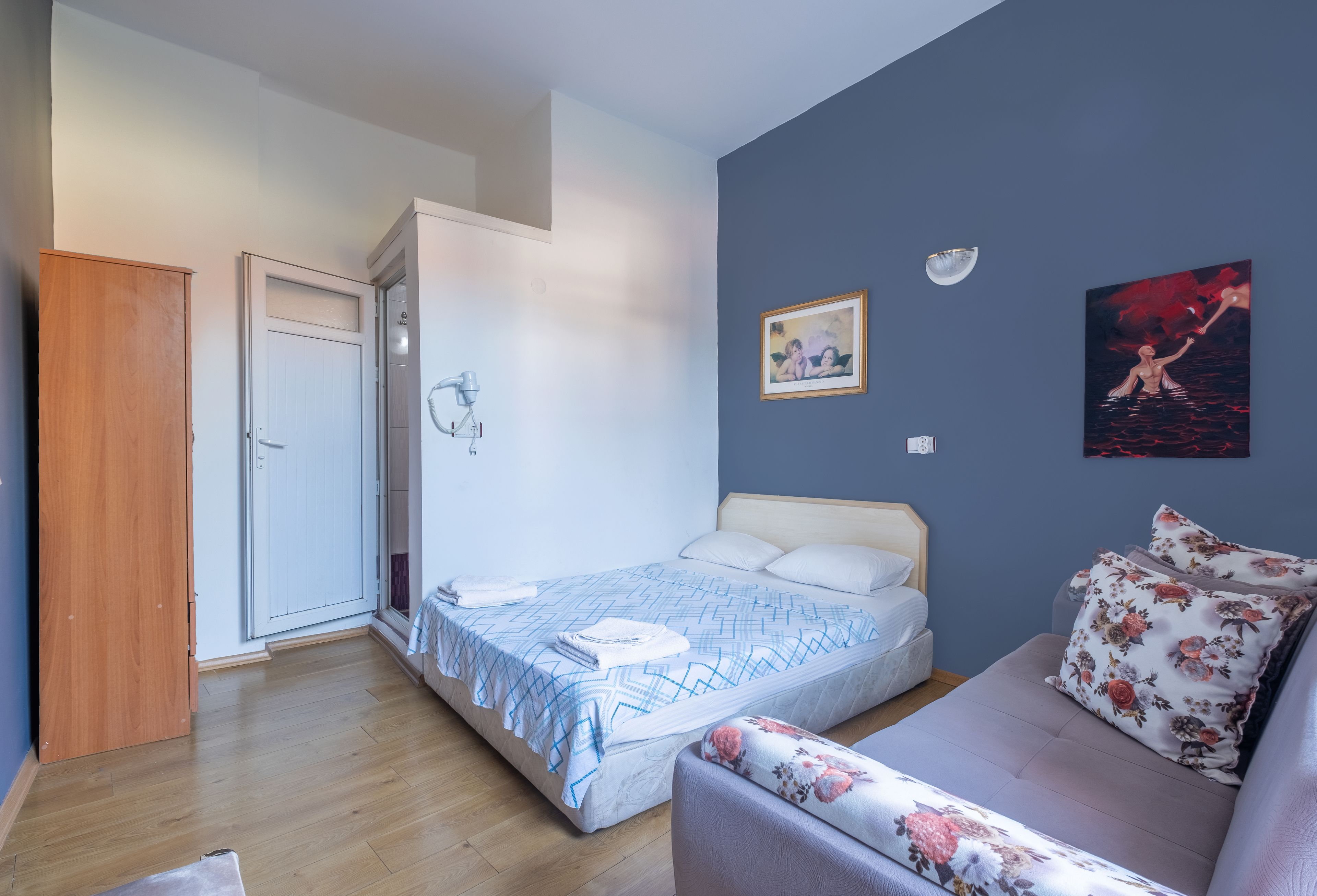 standard double room, balcony | premium bedding, in-room safe, iron/ironing board, free wifi