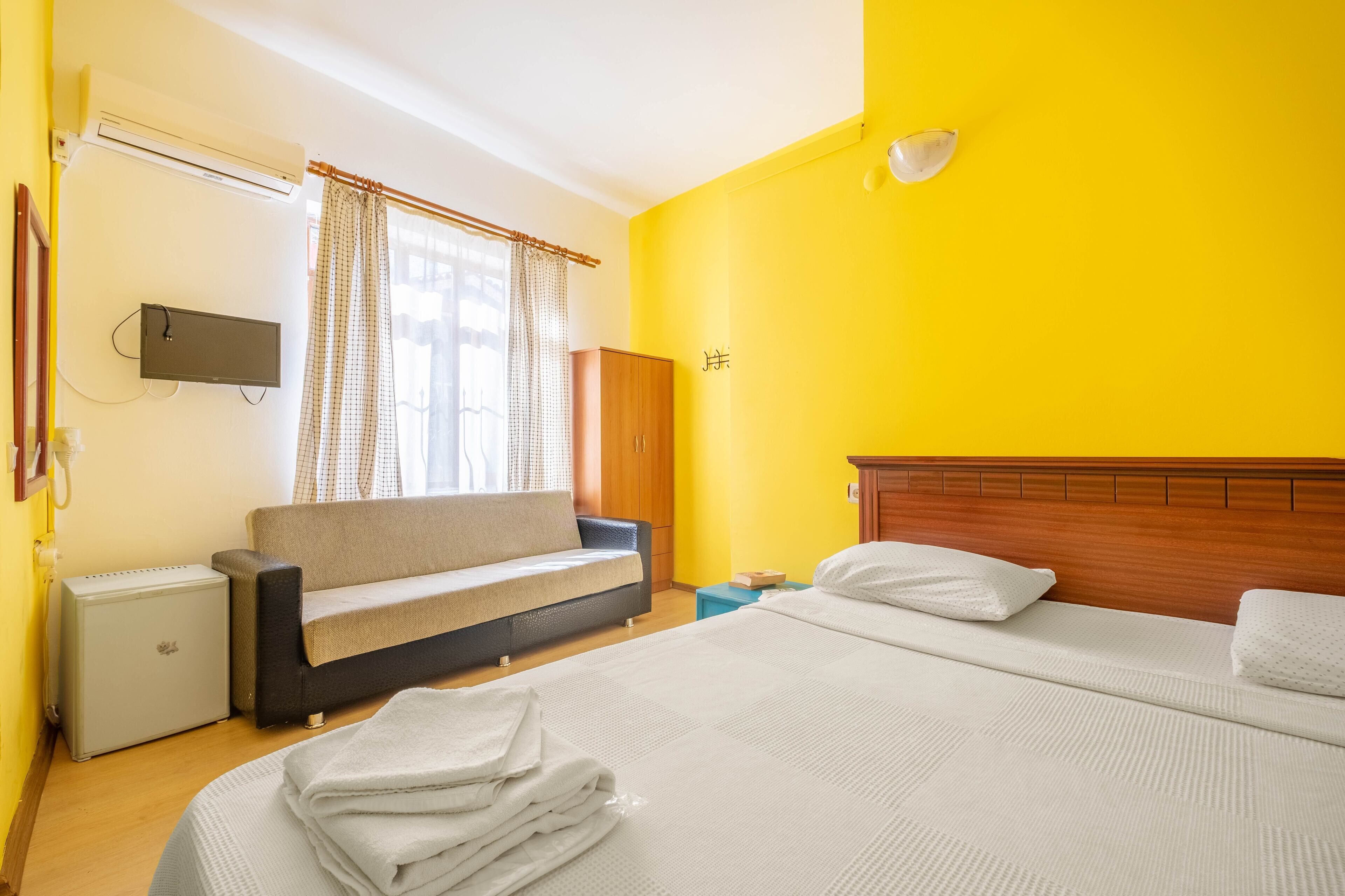 standard double room | premium bedding, in-room safe, iron/ironing board, free wifi