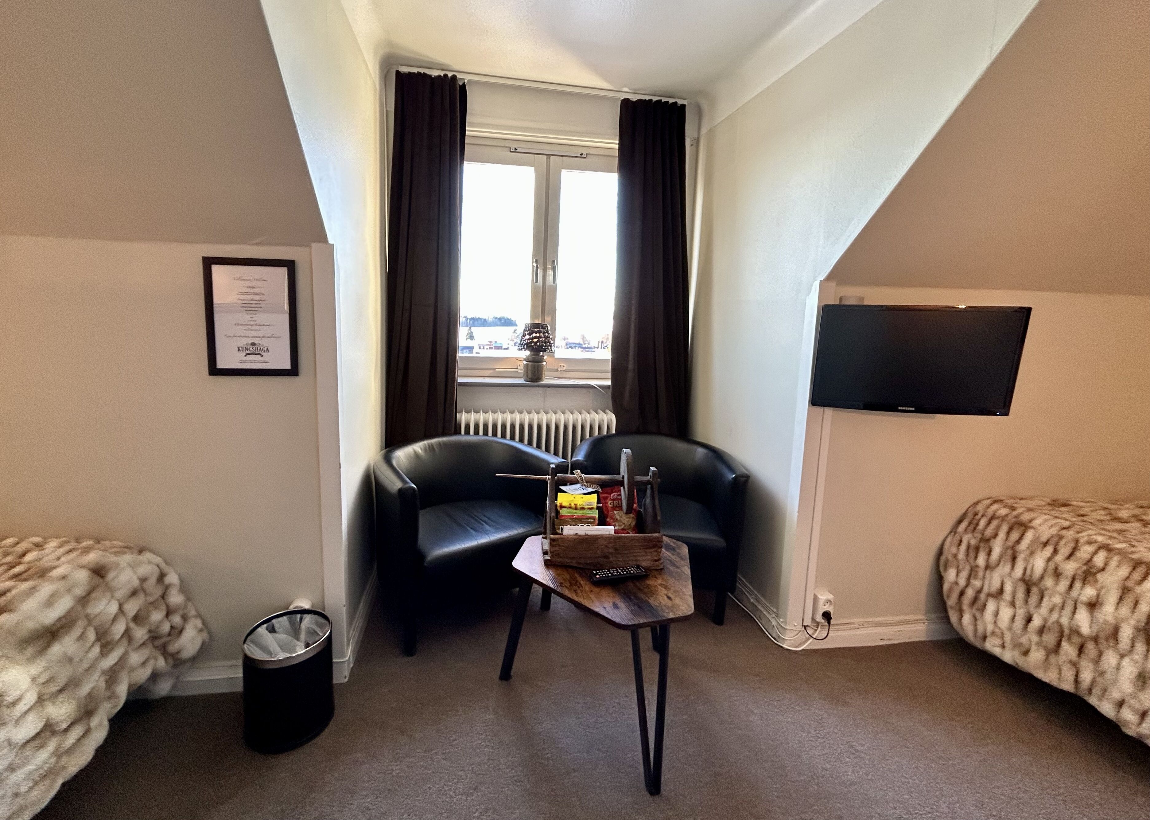 twin room | desk, blackout curtains, iron/ironing board, free wifi