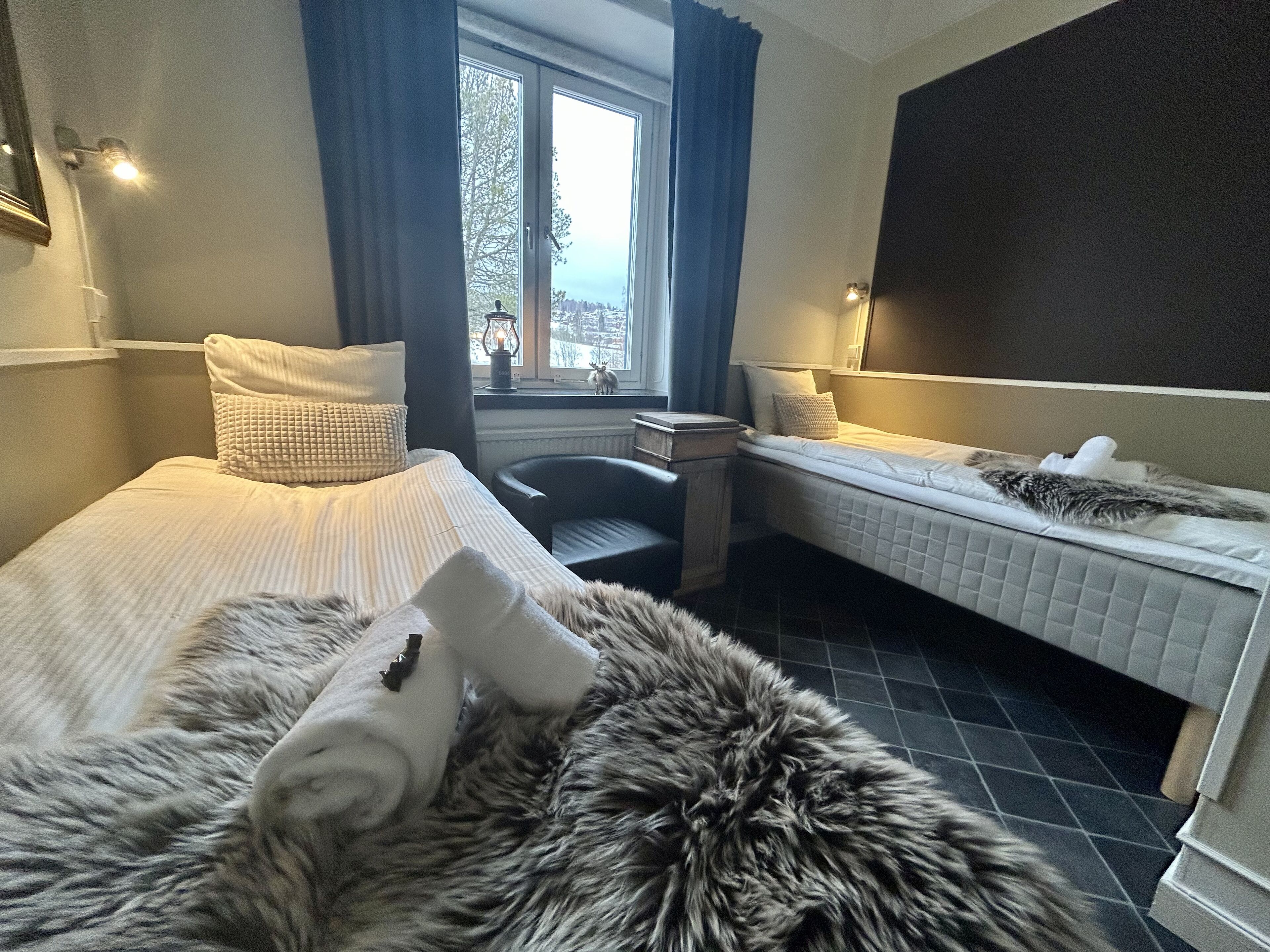 twin room | desk, blackout curtains, iron/ironing board, free wifi