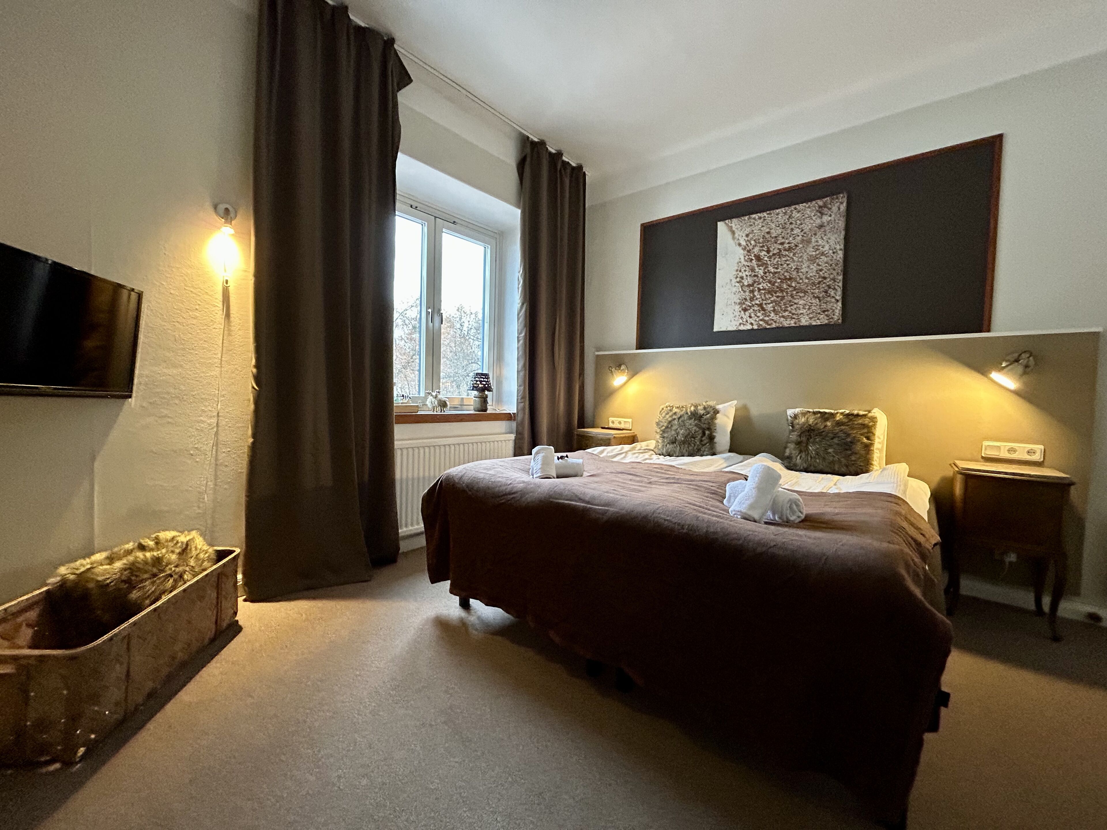 double room | desk, blackout curtains, iron/ironing board, free wifi