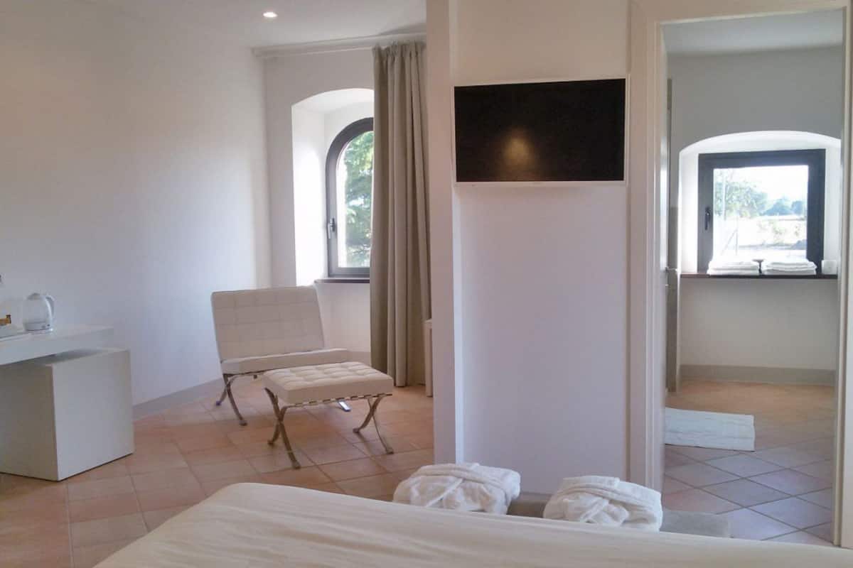 Sábanas de algodón egipcio, ropa de cama de alta calidad y minibar