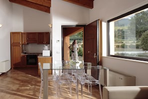 Departamento familiar, 2 habitaciones, en el área del jardín | Cocina privada | Frigobar 