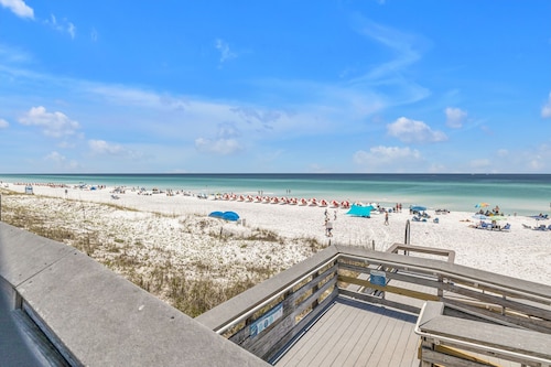 Summer Breeze 103:  Stay seaside at our 1-bedroom Miramar Beach condo!