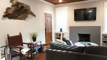 Smart TV y chimenea