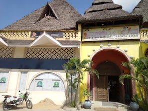 Courtyard - Lambada Holiday Resort (Mtwapa)