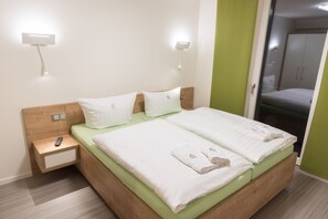 Premium bedding, down comforters, in-room safe, individually decorated