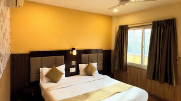 Deluxe Room | Individually furnished, desk, soundproofing, rollaway beds