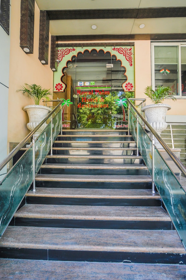 Property entrance - Hotel Royal Palm - A Budget Hotel in Udaipur (Udaipur)
