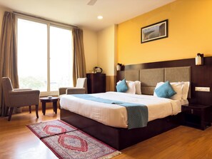 Super Deluxe Room | Individually furnished, desk, soundproofing, rollaway beds - Hotel Royal Palm - A Budget Hotel in Udaipur (Udaipur)