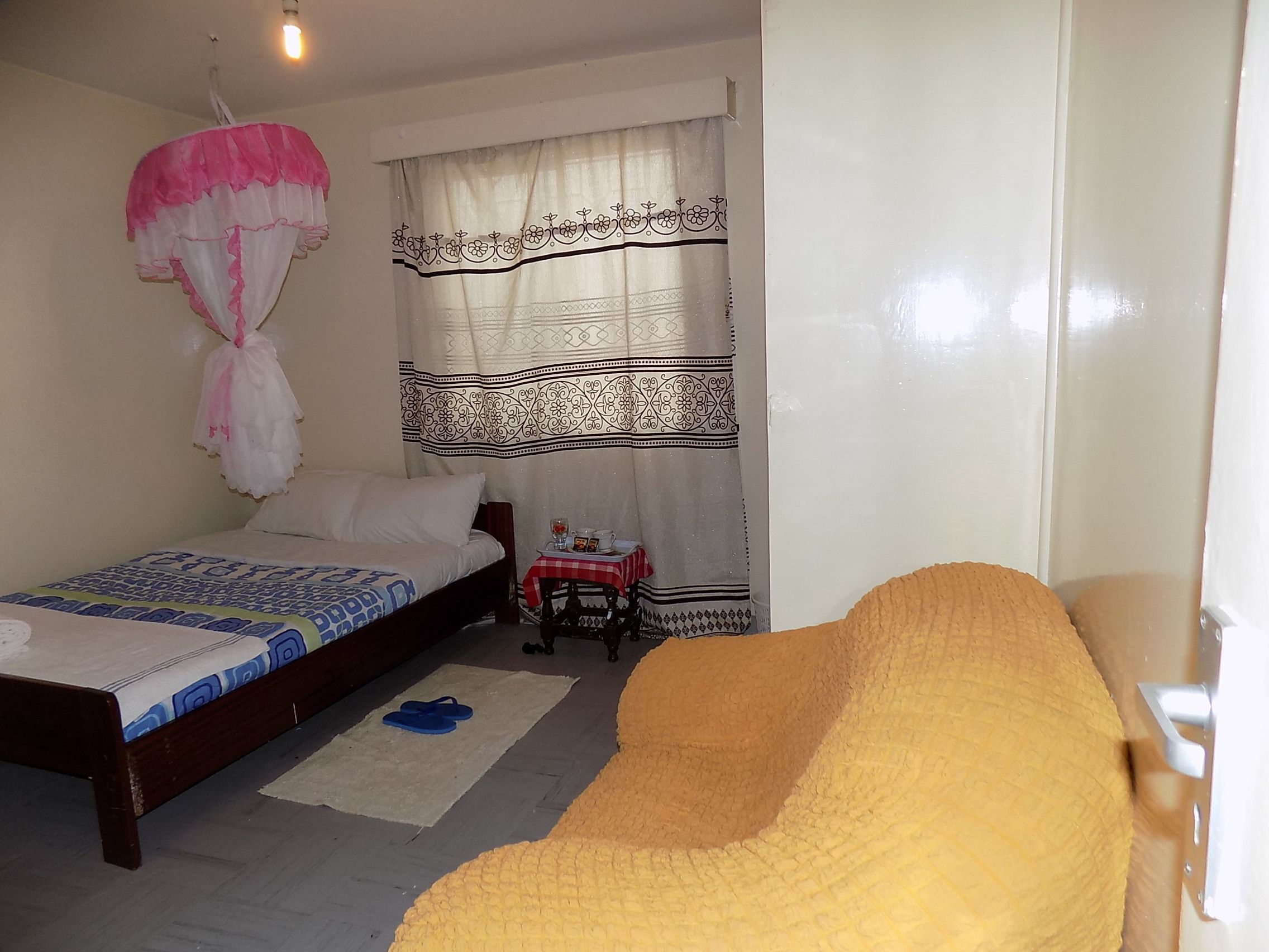 desk, iron/ironing board, free wifi