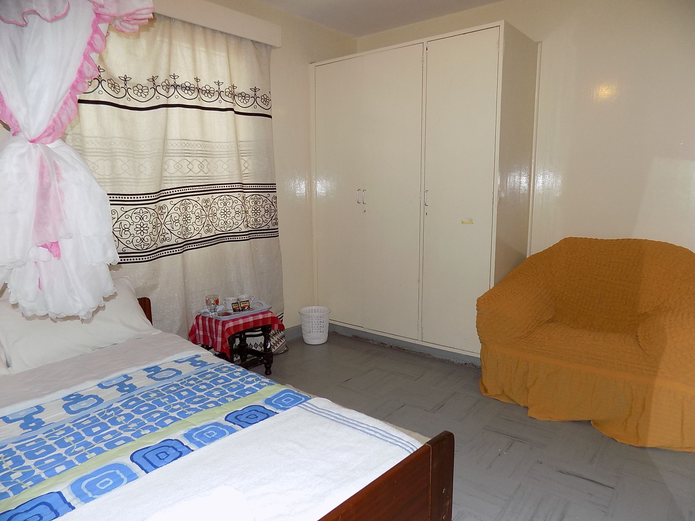 desk, iron/ironing board, free wifi