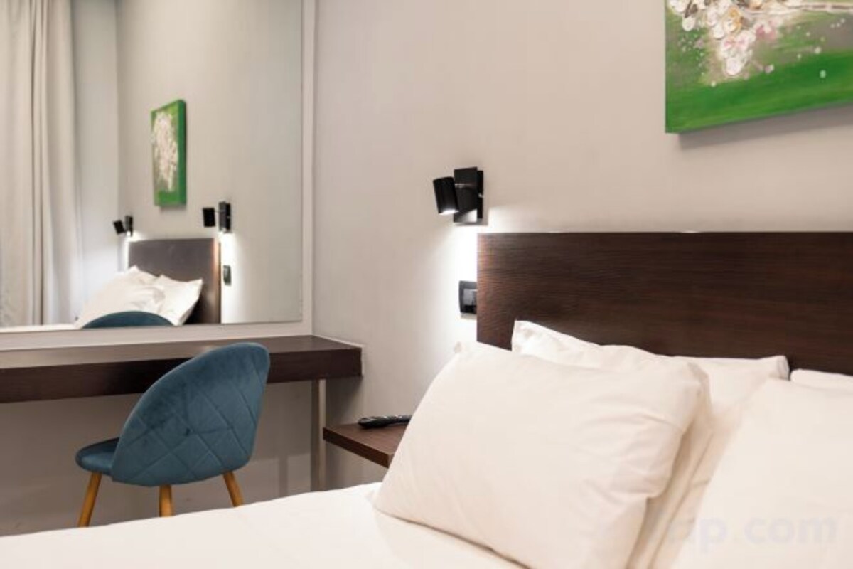 Minibar, in-room safe, blackout drapes, soundproofing