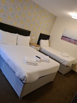 Chambre Familiale | Wi-Fi gratuit, draps fournis