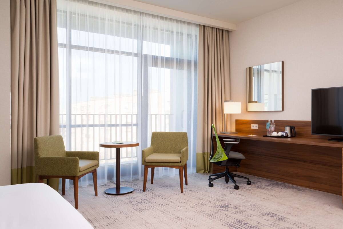 Junior Suite, 1 King Bed | Premium bedding, in-room safe, desk, blackout drapes