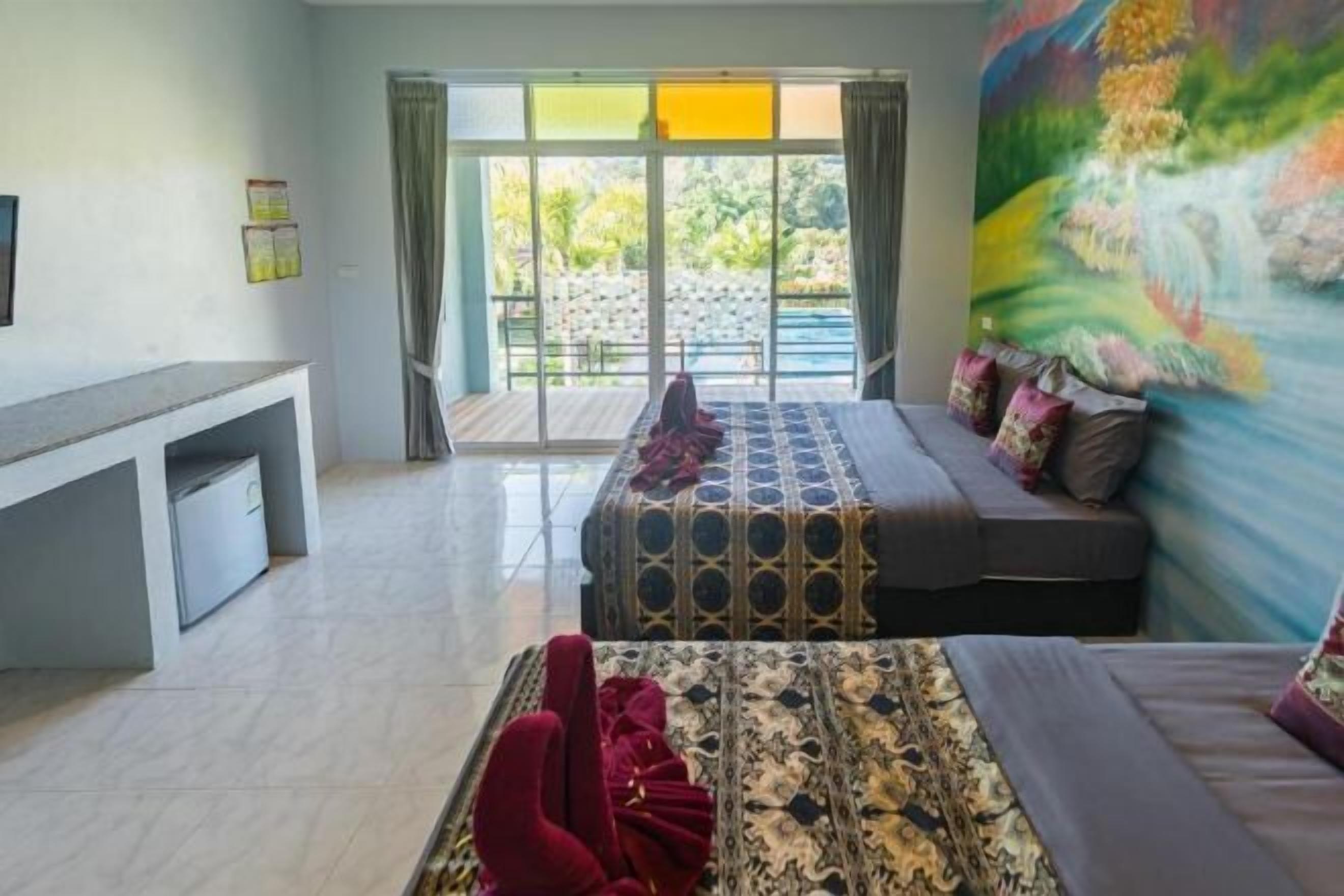 Skrivebord, wi-fi (inkludert) og sengetøy