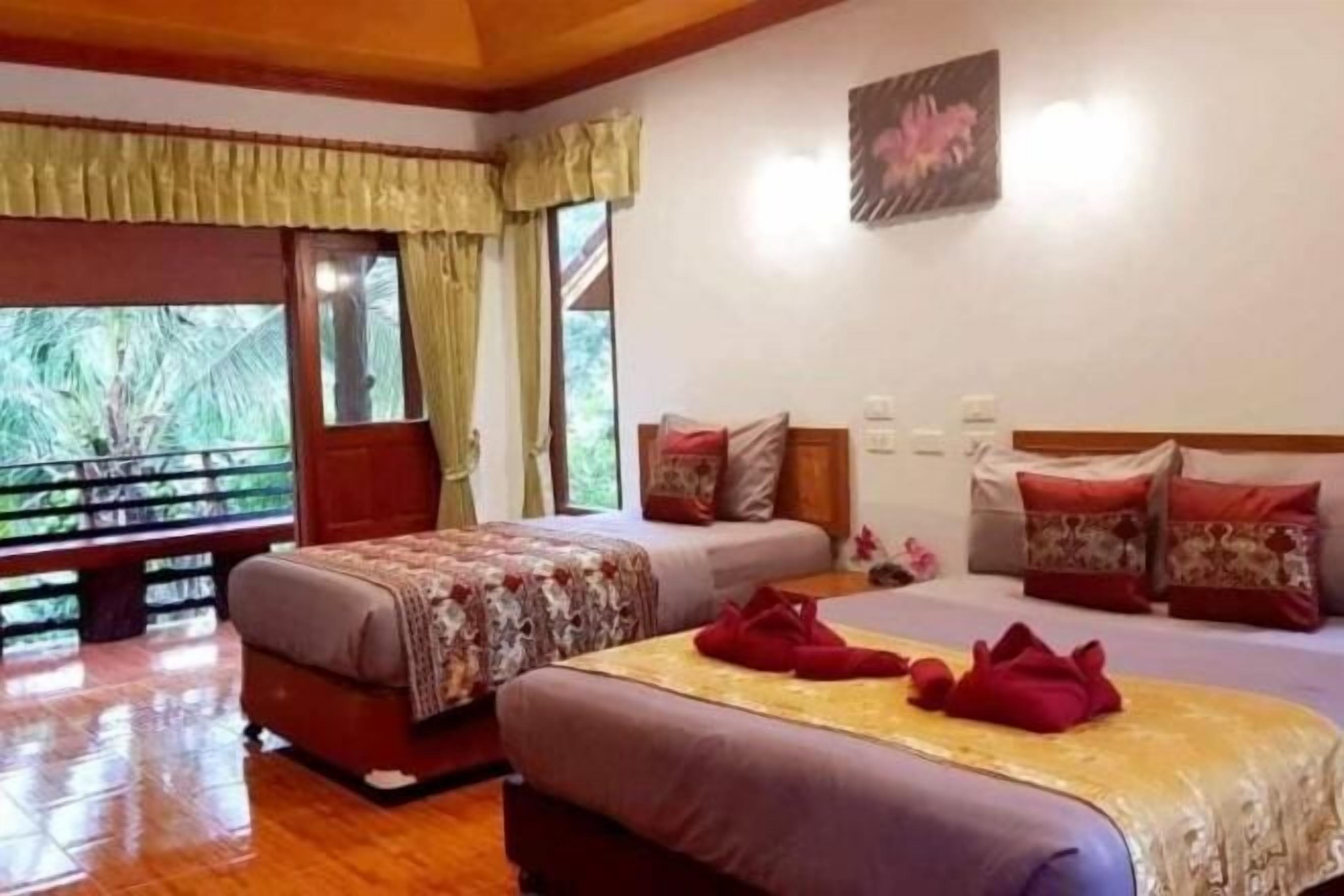 Skrivebord, wi-fi (inkludert) og sengetøy