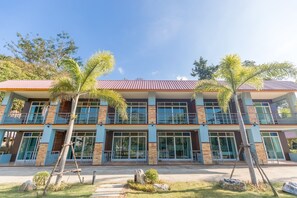 Standard-Vierbettzimmer | Schreibtisch, kostenloses WLAN, Bettwäsche