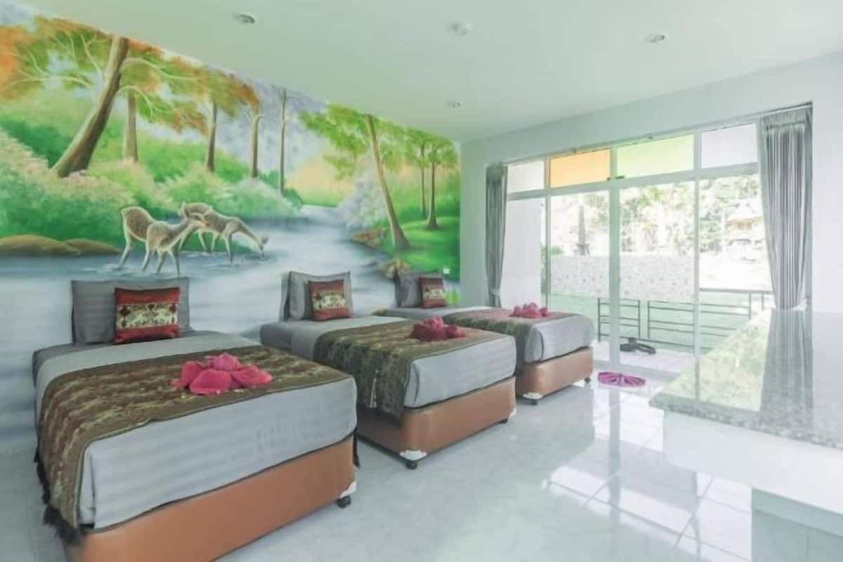 Escritorio, wifi gratis y ropa de cama