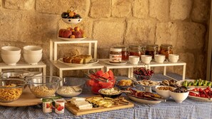Free daily buffet breakfast  - Serinn House (Ürgüp)