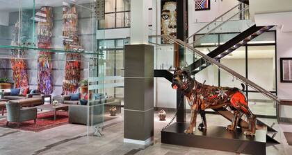 Legend Hotel Lagos Airport, Curio Collection by Hilton