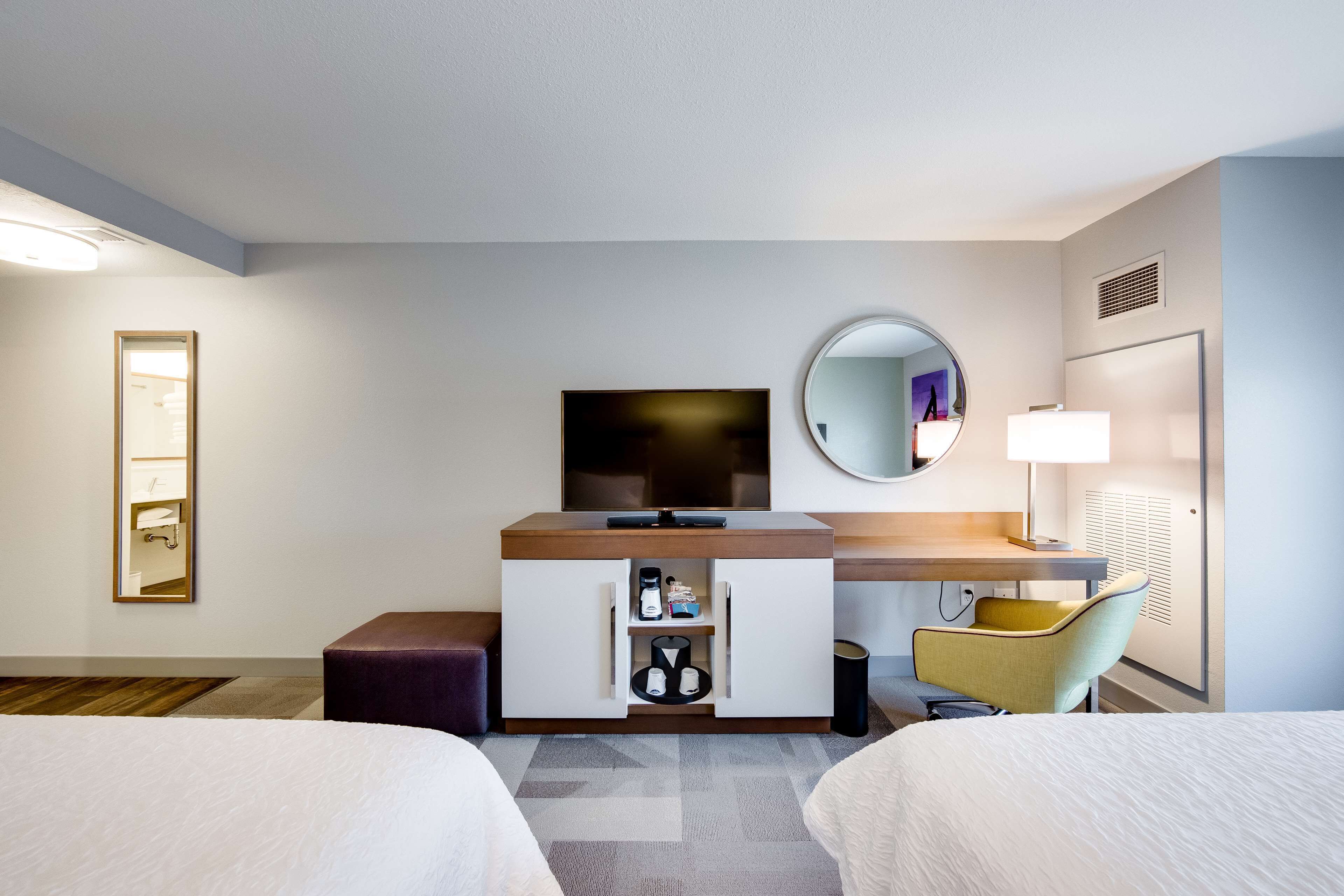 in-room safe, desk, laptop workspace, blackout curtains