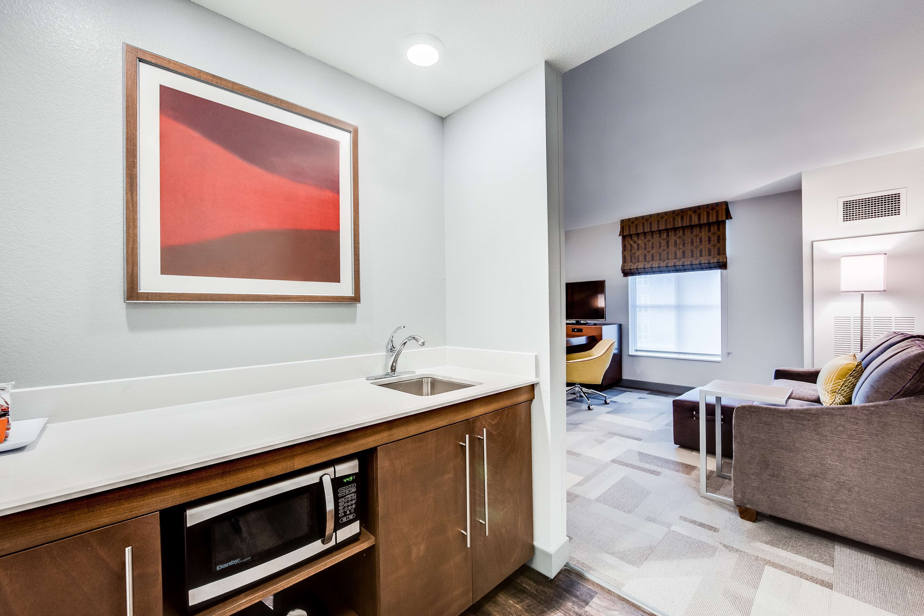 in-room safe, desk, laptop workspace, blackout curtains