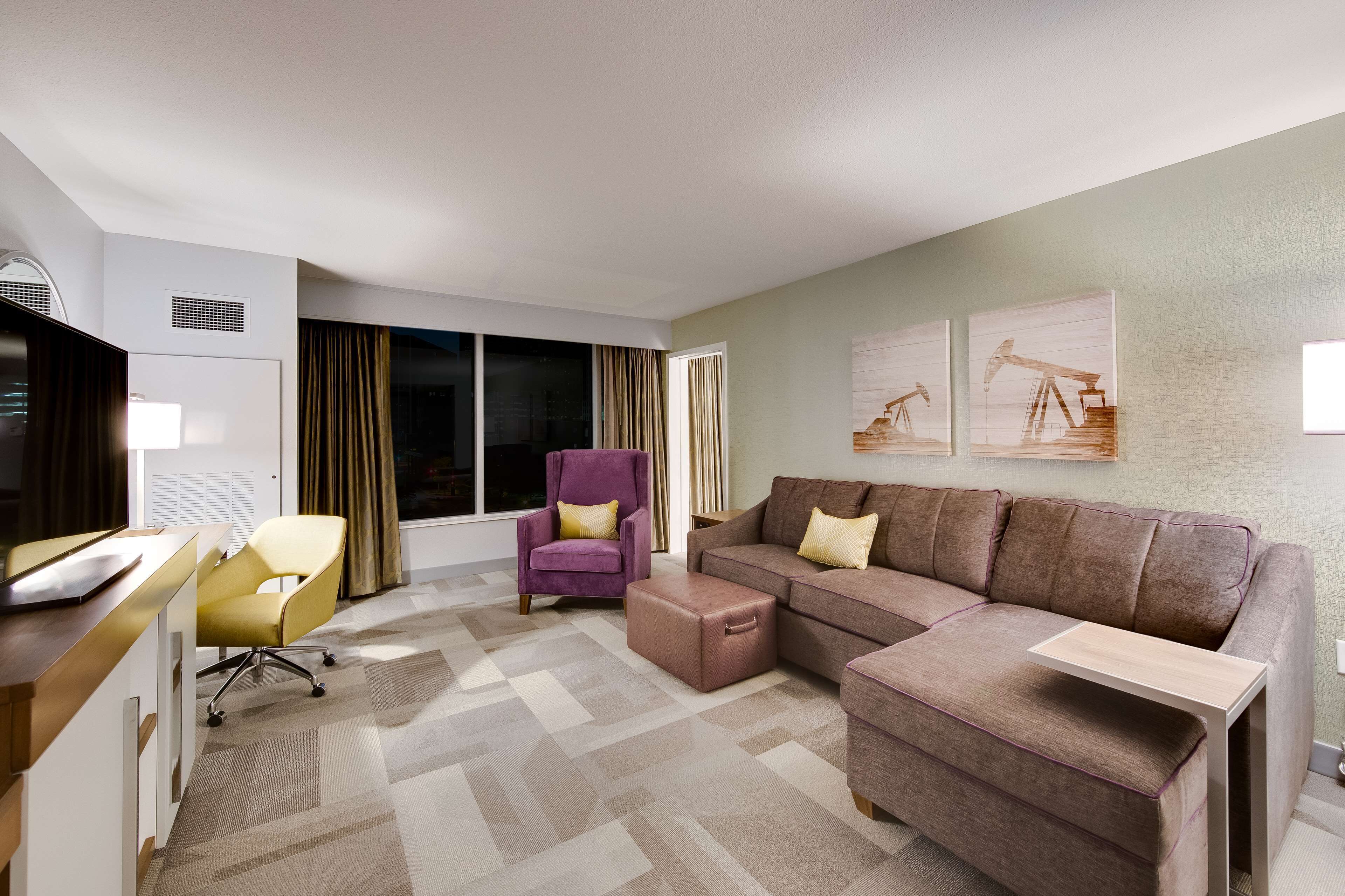 in-room safe, desk, laptop workspace, blackout curtains