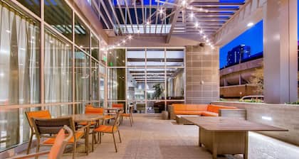 Hampton Inn & Suites Fort Worth Downtown