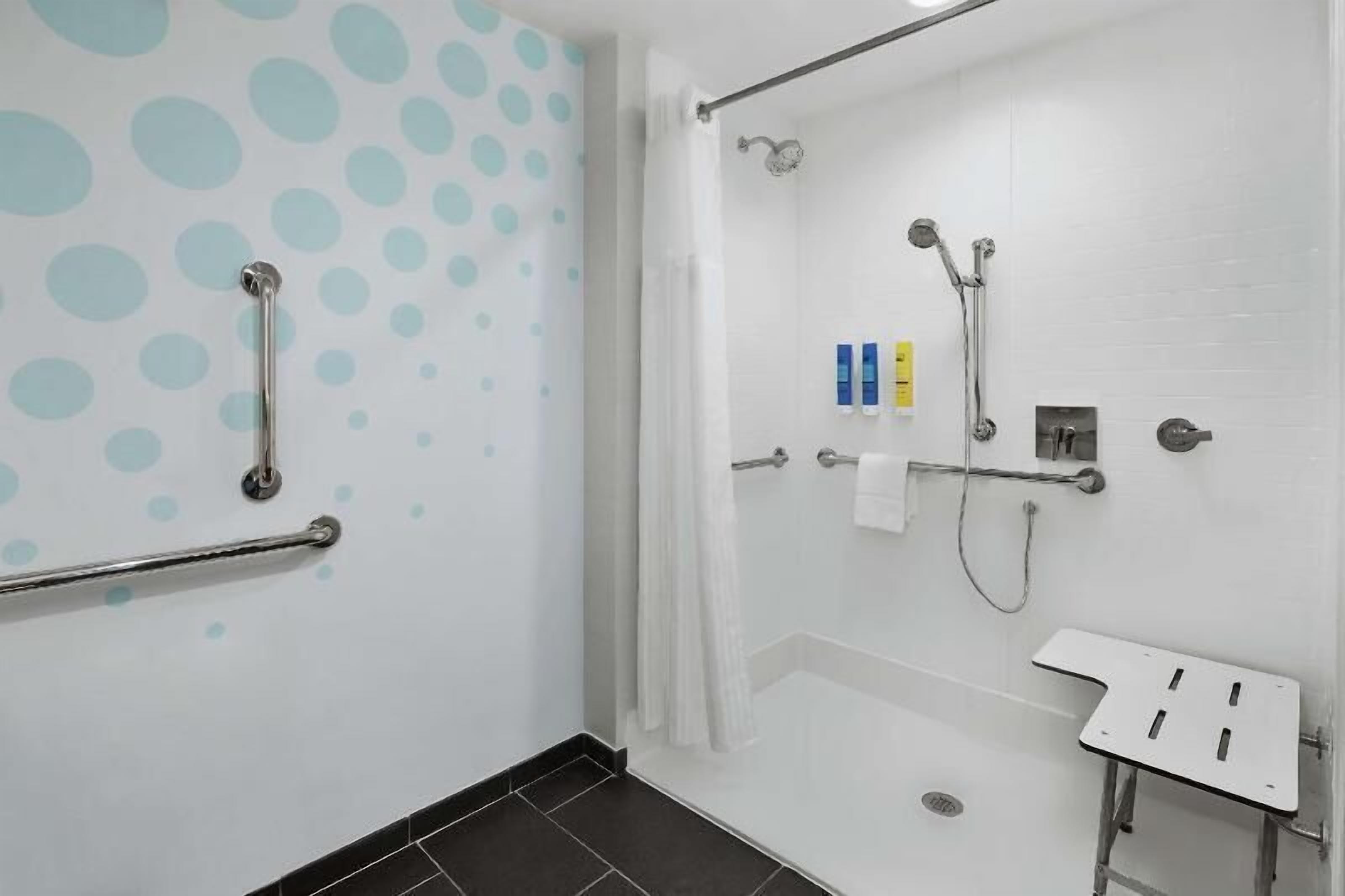 Bathroom | Hair dryer, towels, soap, shampoo