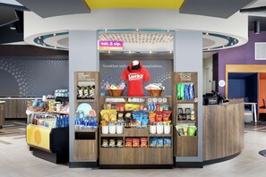 Snack bar - Tru by Hilton Louisville East (Louisville)