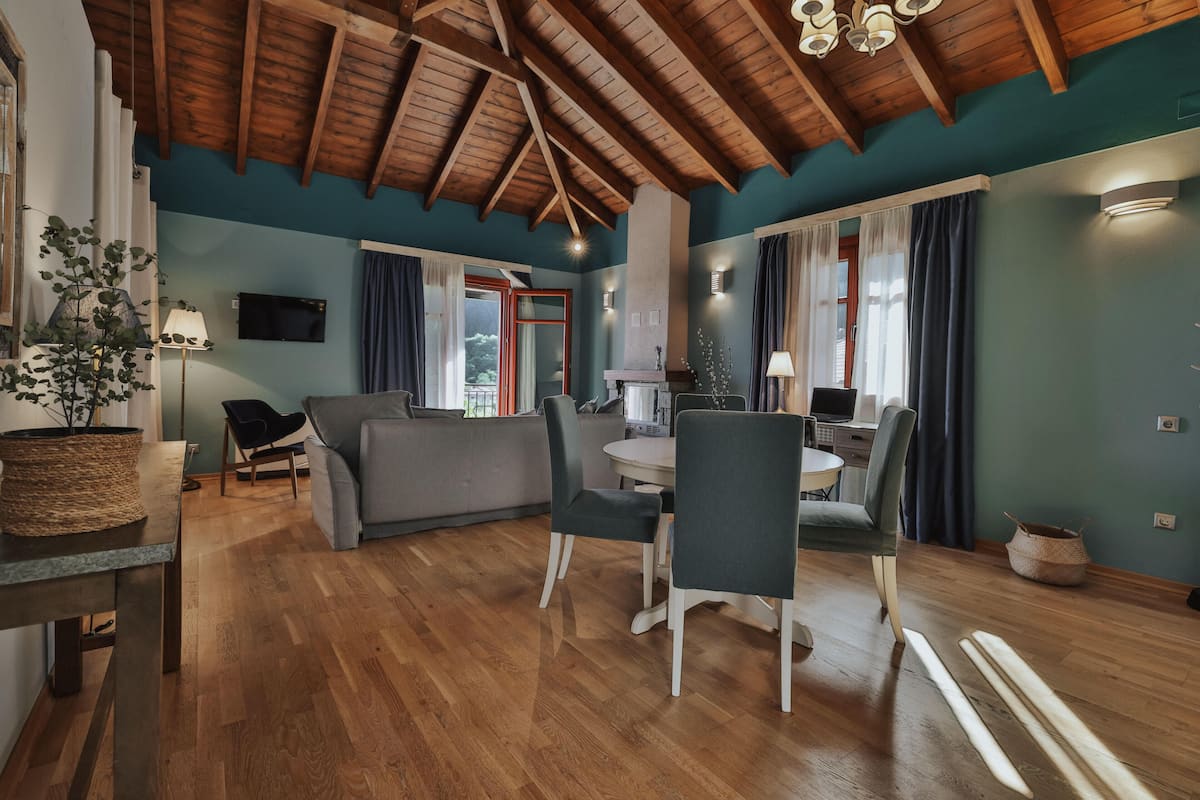 Phòng Suite Grand, bồn tắm thủy lực | Bàn, phòng cách âm, bàn ủi/dụng cụ ủi quần áo 