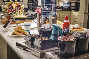 Petit déjeuner complet compris tous les jours