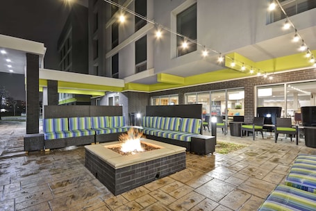 Terrace/patio. Home2 Suites by Hilton North Dallas Central Expy