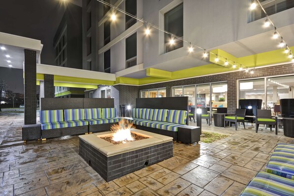 Terrace/patio - Home2 Suites by Hilton North Dallas Central Expy (Dallas)