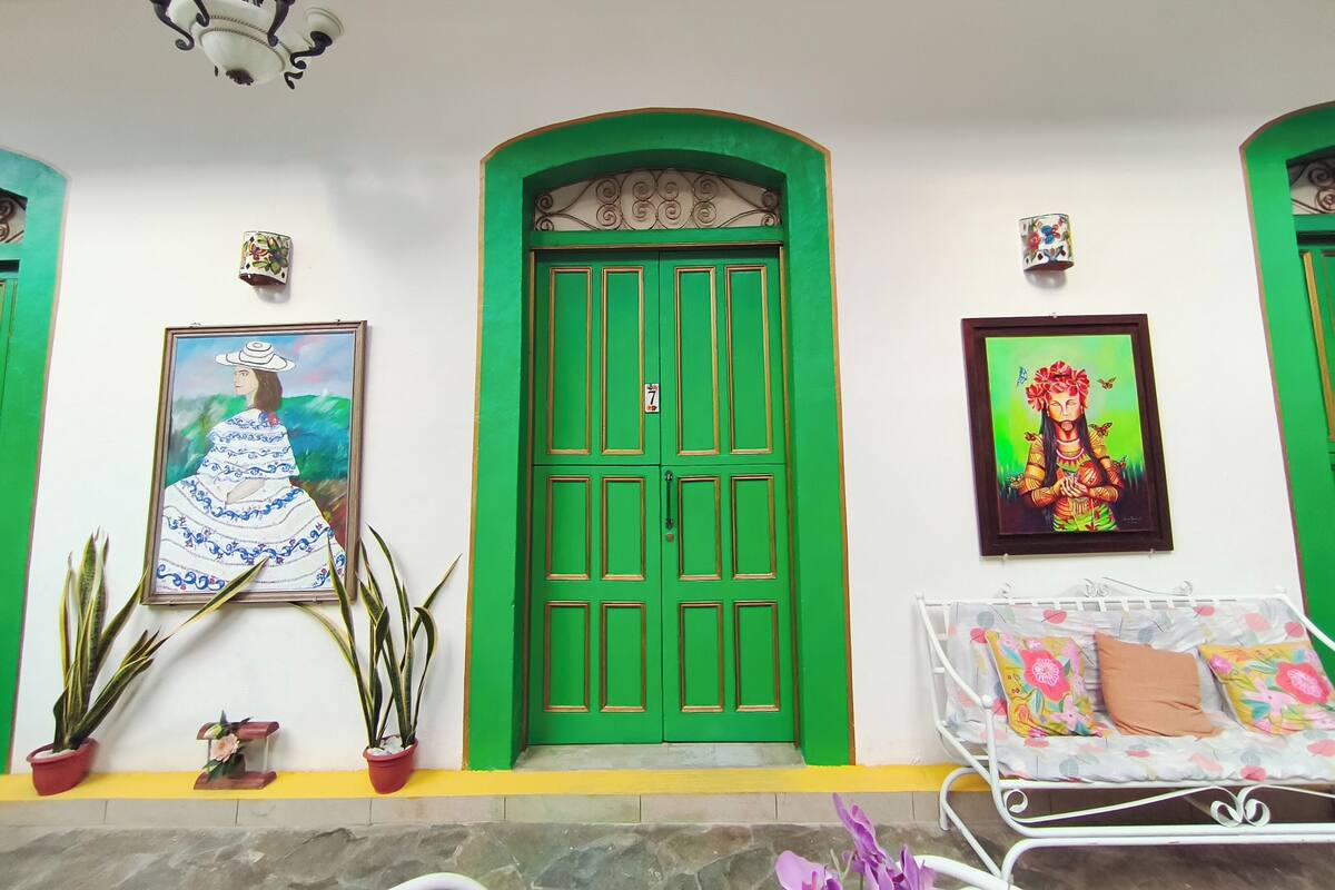 Deluxe Double Room, Non Smoking, Private Bathroom (Room #6) | เครื่องนอนระดับพรีเมียม, Wi-Fi ฟรี, ห้องพักตกแต่งอย่างมีเอกลักษณ์