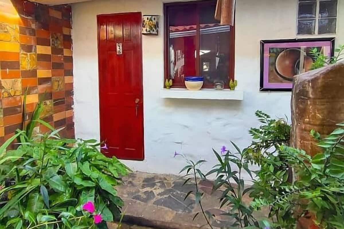 Basic Room, 1 Double Bed, Non Smoking, Private Bathroom (Room #3)  | เครื่องนอนระดับพรีเมียม, Wi-Fi ฟรี, ห้องพักตกแต่งอย่างมีเอกลักษณ์
