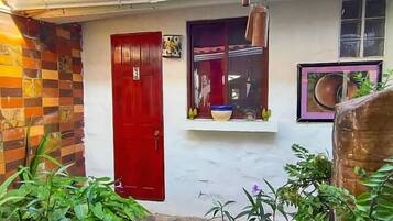 Basic Room, 1 Double Bed, Non Smoking, Private Bathroom (Room #3) | Premium bedding, individually decorated, individually furnished