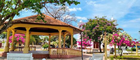 Breakfast, lunch and dinner served