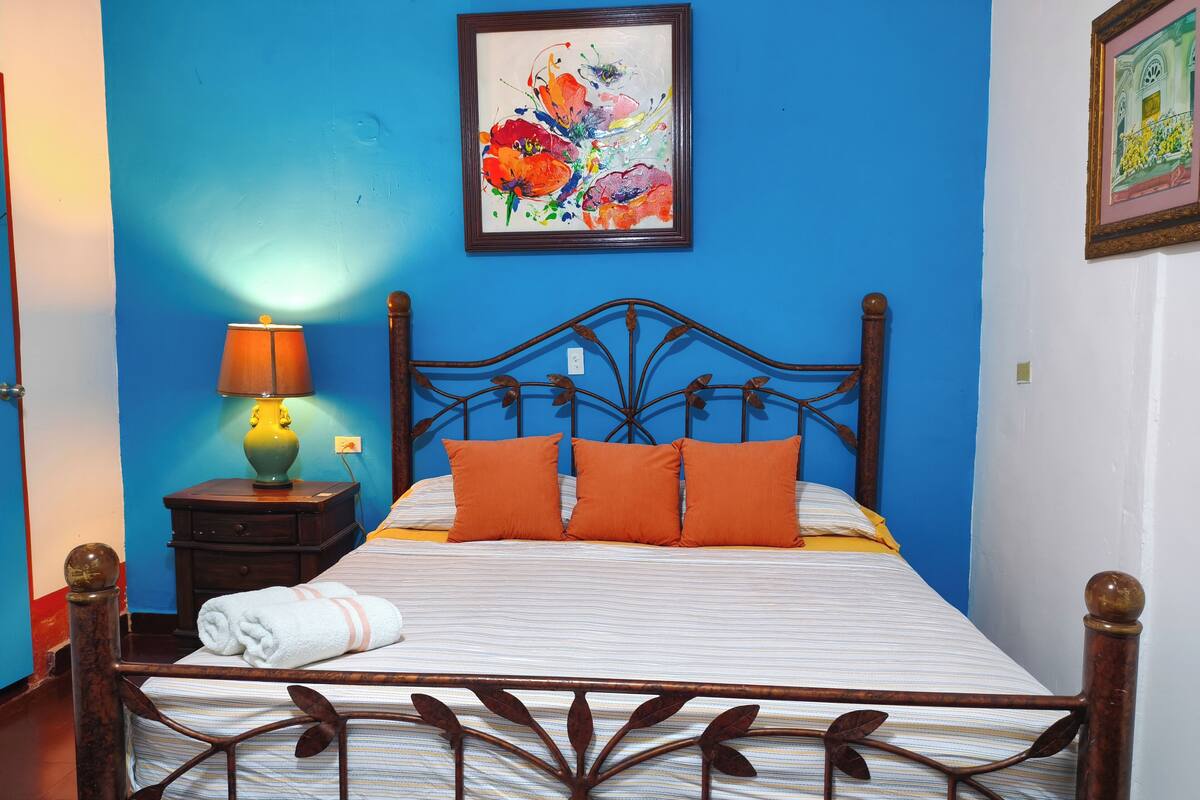 Family Quadruple Room, Multiple Beds, Private Bathroom, Courtyard Area (Room #5) | เครื่องนอนระดับพรีเมียม, Wi-Fi ฟรี, ห้องพักตกแต่งอย่างมีเอกลักษณ์