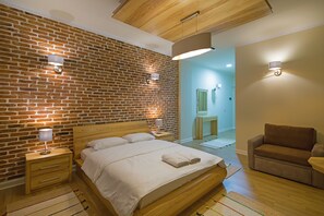 小型套房, 1 张双人床和 1 张沙发床, 城市景观 | 迷你吧、客房内保险箱、办公桌、免费 WiFi