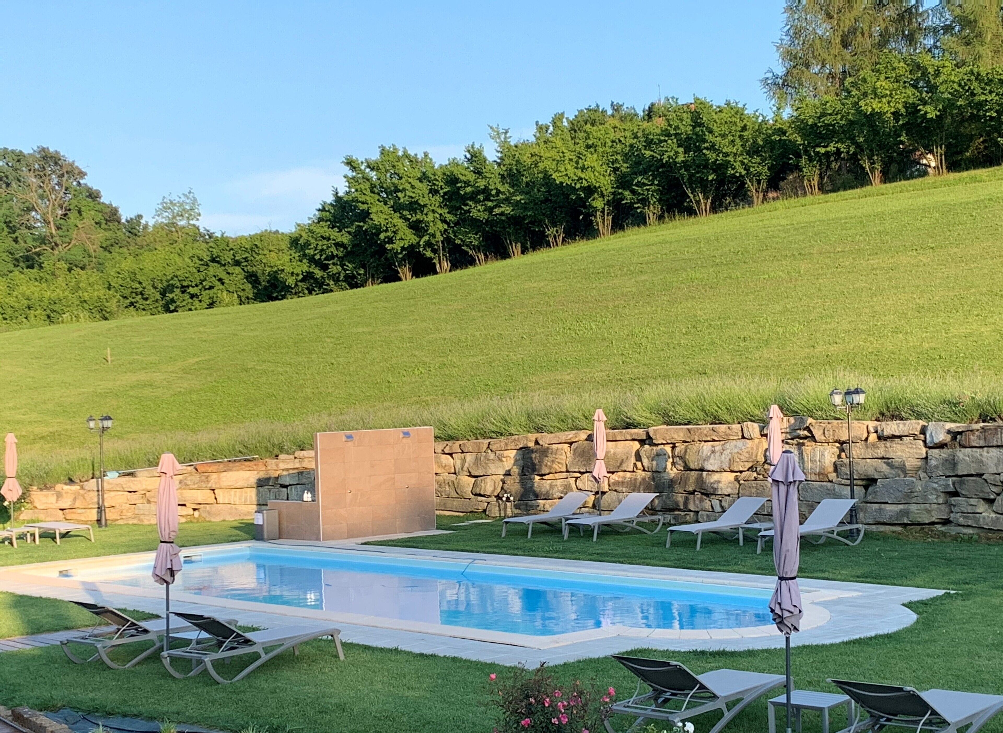 حمّام سباحة خارجي موسمي