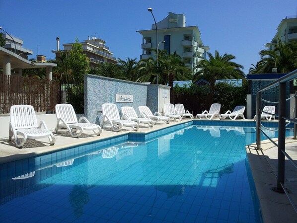 Outdoor pool - Residence Settebello (San Benedetto del Tronto)