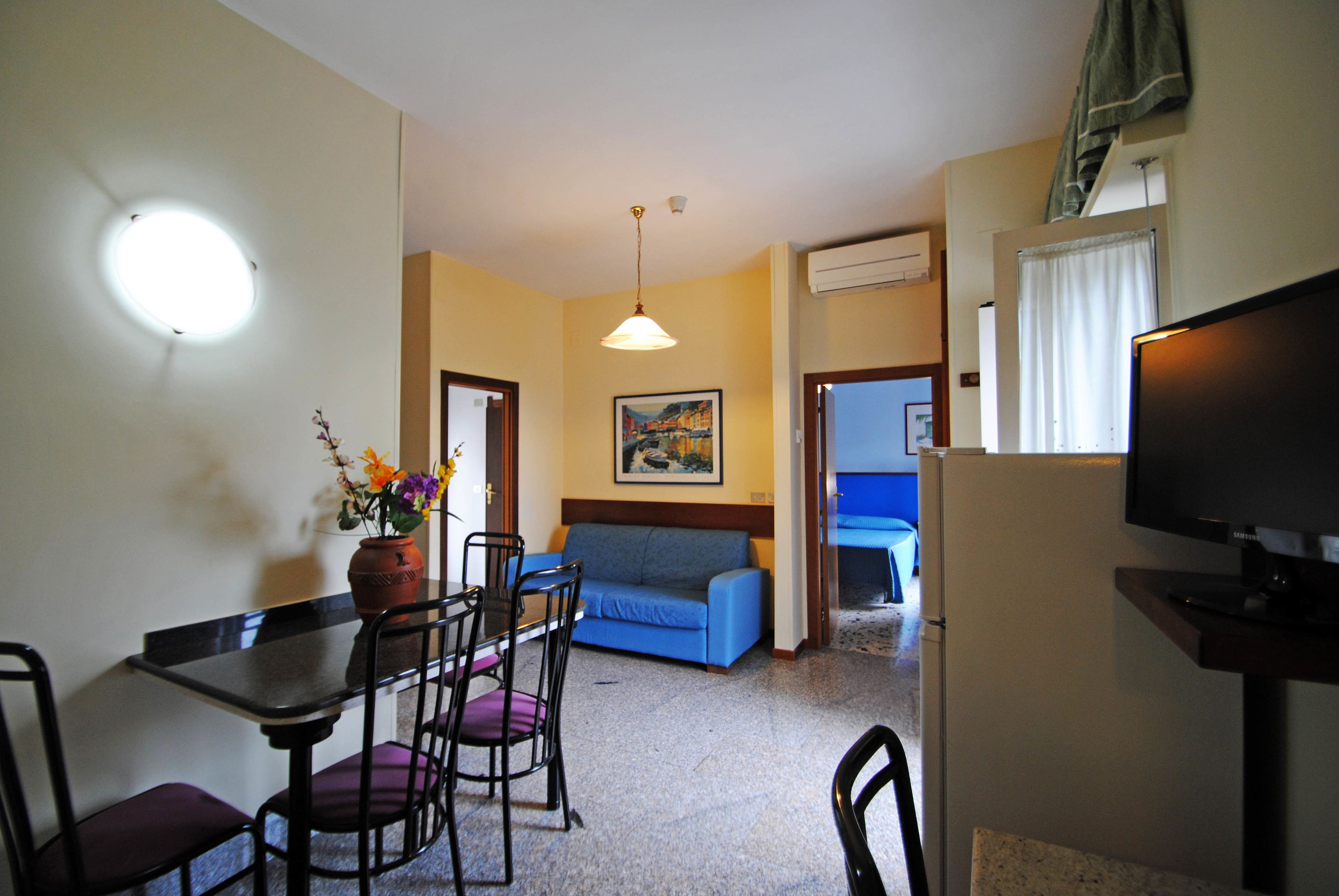 Superior appartement, 1 slaapkamer | Woonruimte | Een lcd-televisie