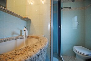 Superior Apartment, 1 Bedroom | Bathroom | Shower, hair dryer, bidet - Residence Settebello (San Benedetto del Tronto)