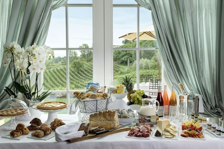 Buffet. Colonìa Resort & SPA